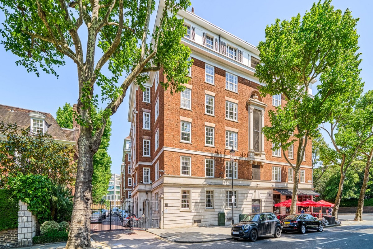 Melbury Court, Kensington High Street