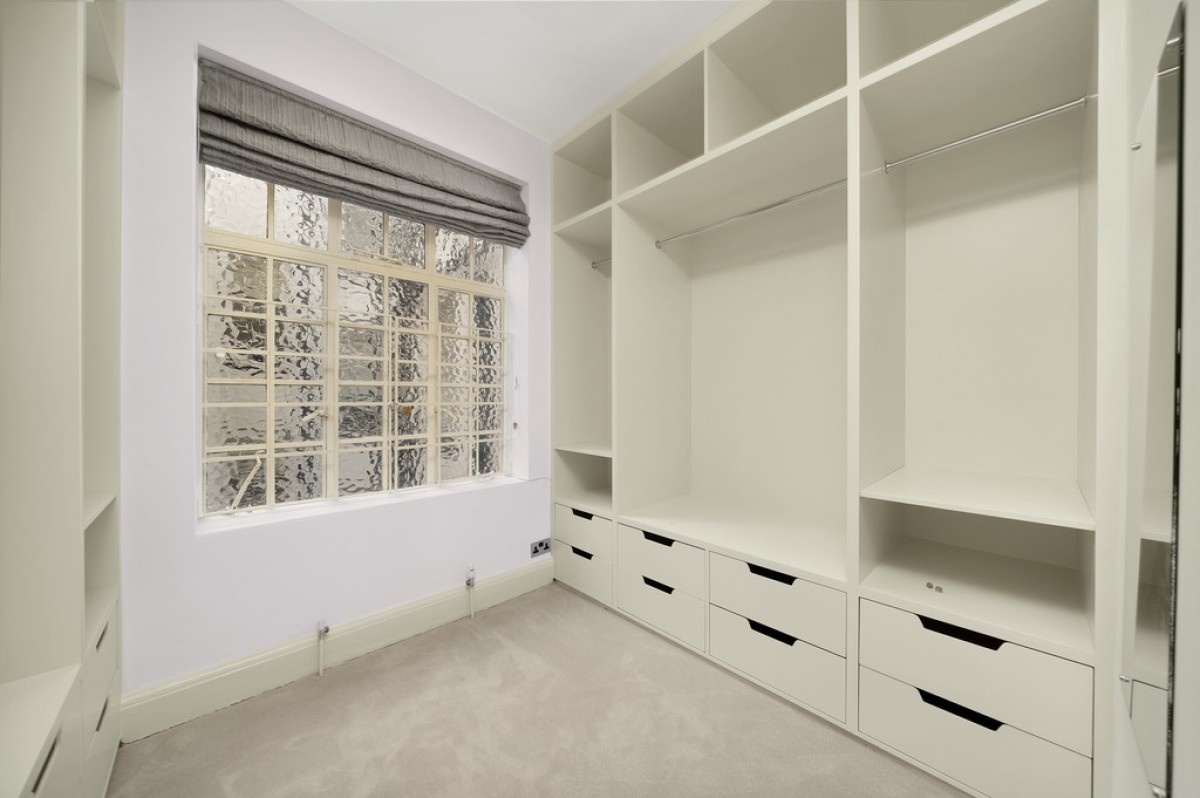 Melbury Court, Kensington High Street