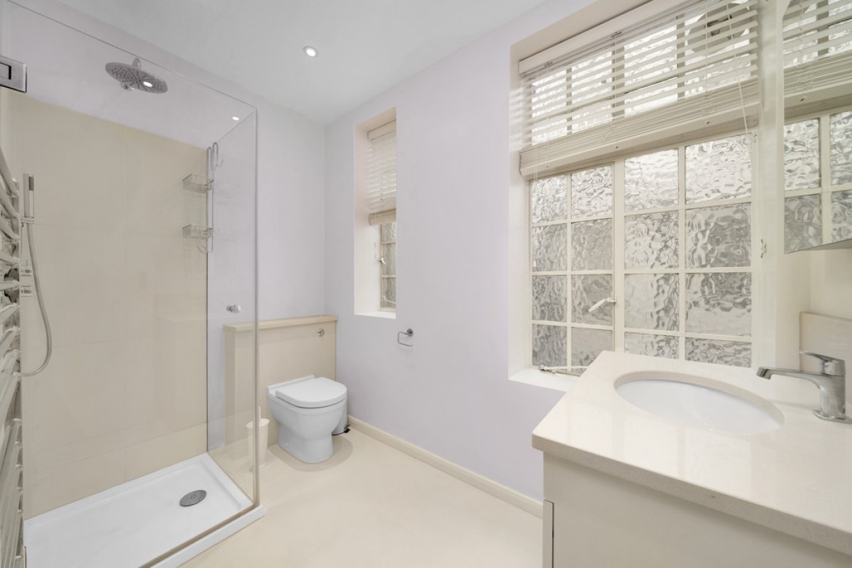 Melbury Court, Kensington High Street