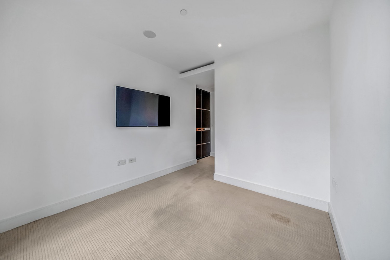 Pinnacle House, Battersea Reach