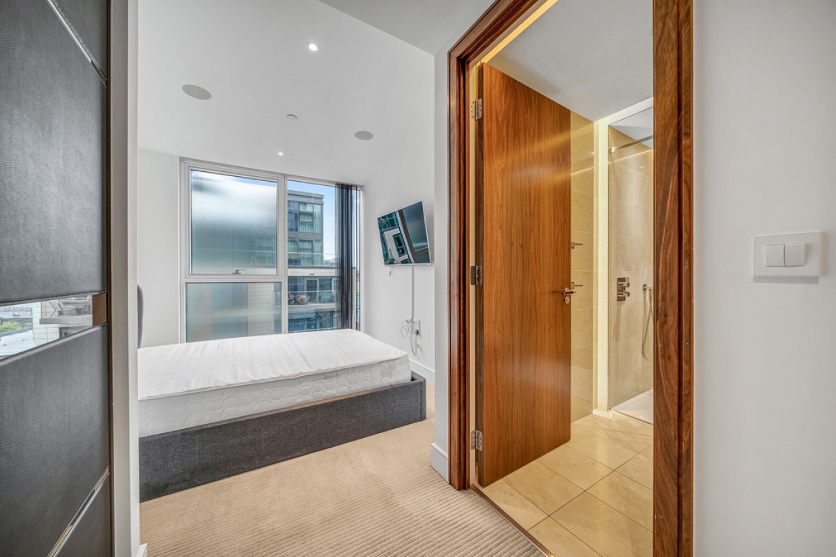 Pinnacle House, Battersea Reach