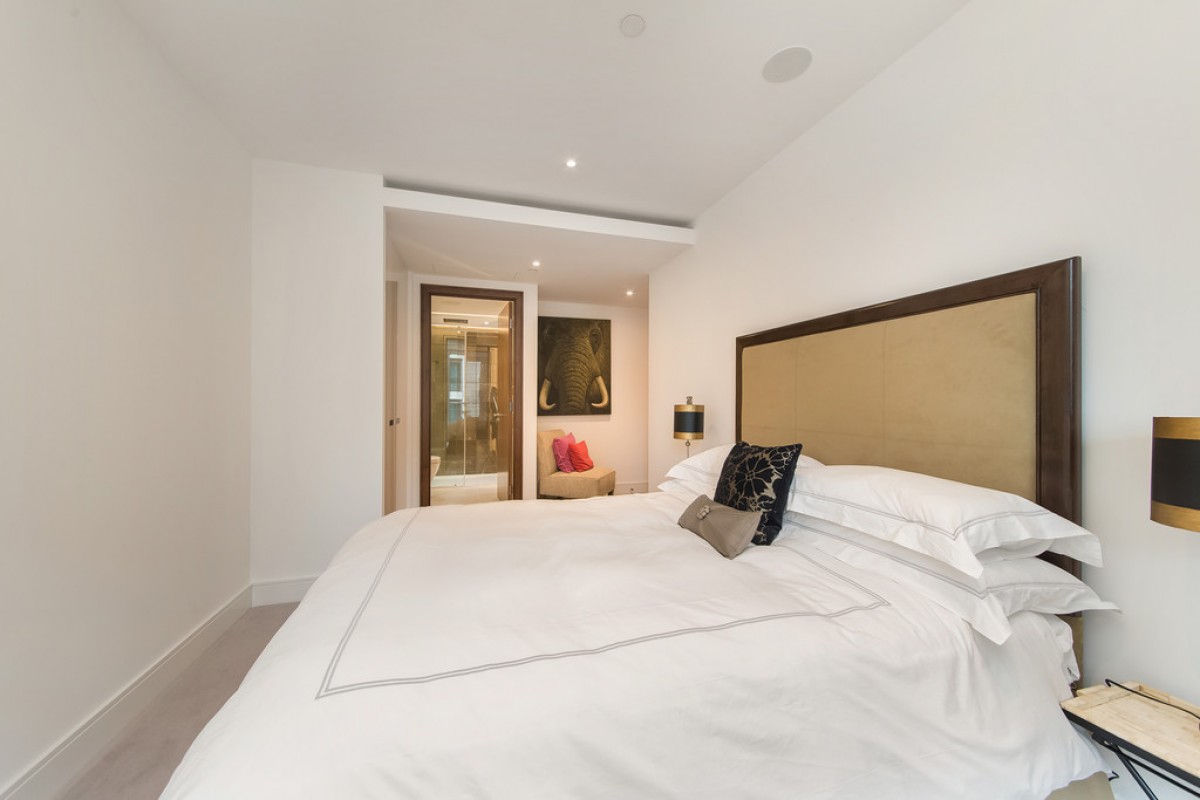 Pinnacle House, Battersea Reach