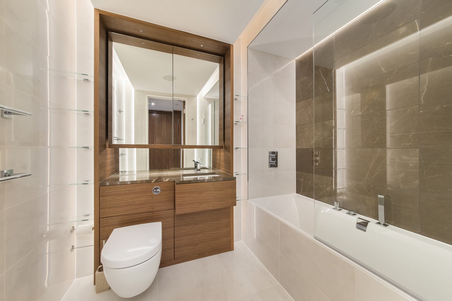 Pinnacle House, Battersea Reach