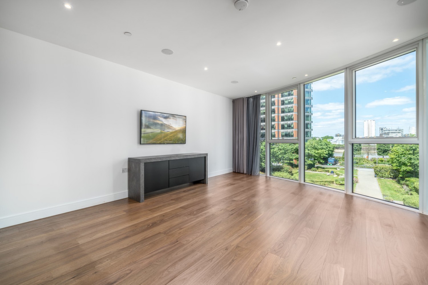 Pinnacle House, Battersea Reach