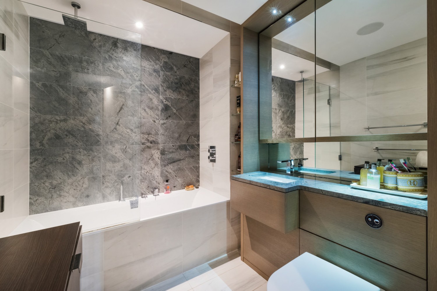 Pinnacle House, Battersea Reach