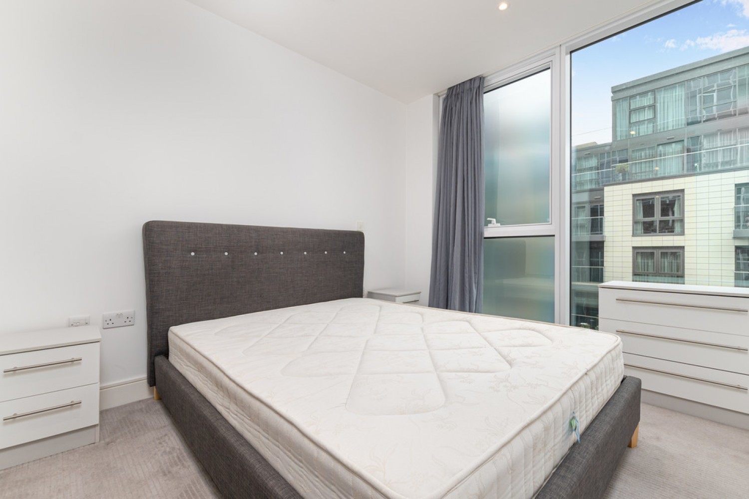 3 bedroom Flat for Letting Pinnacle House, Battersea Reach