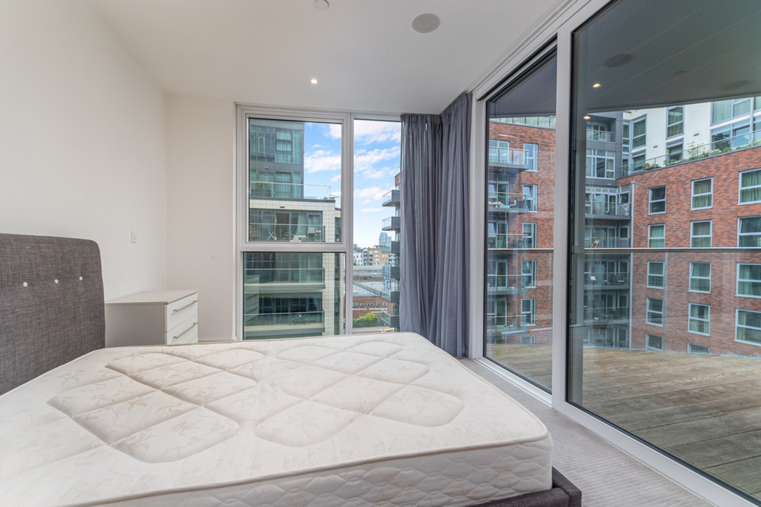 3 bedroom Flat for Letting Pinnacle House, Battersea Reach