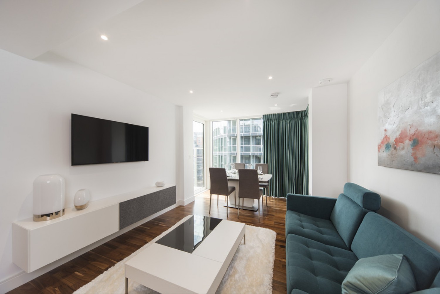 2 bedroom Flat for Letting Trafalgar House, Battersea Reach