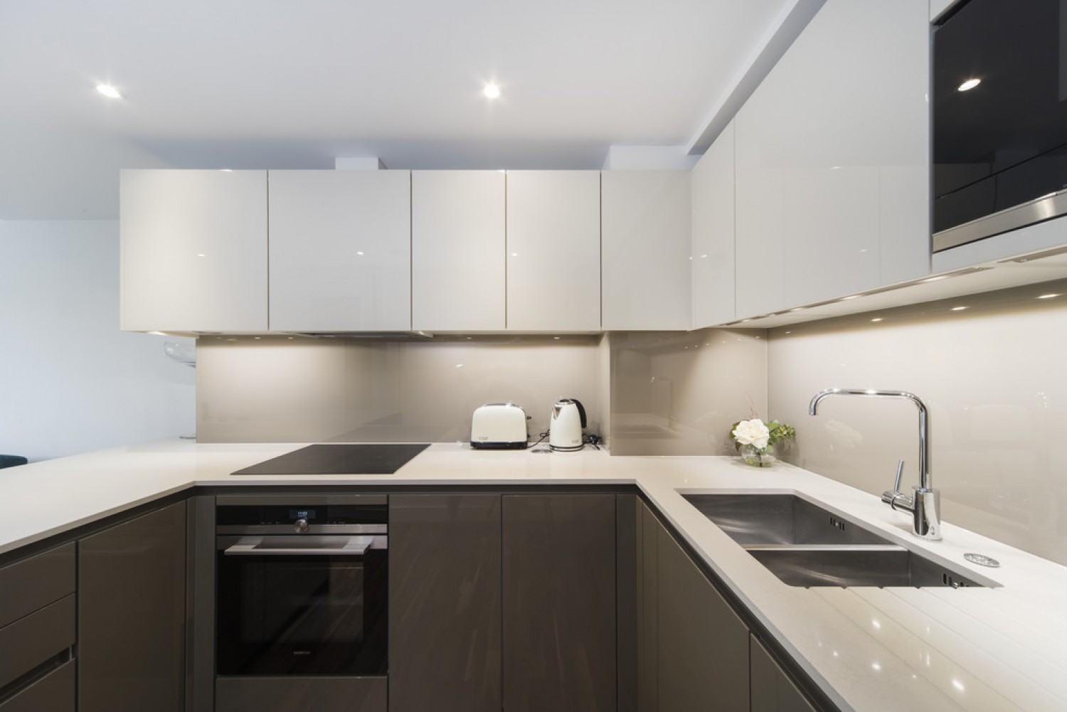 2 bedroom Flat for Letting Trafalgar House, Battersea Reach