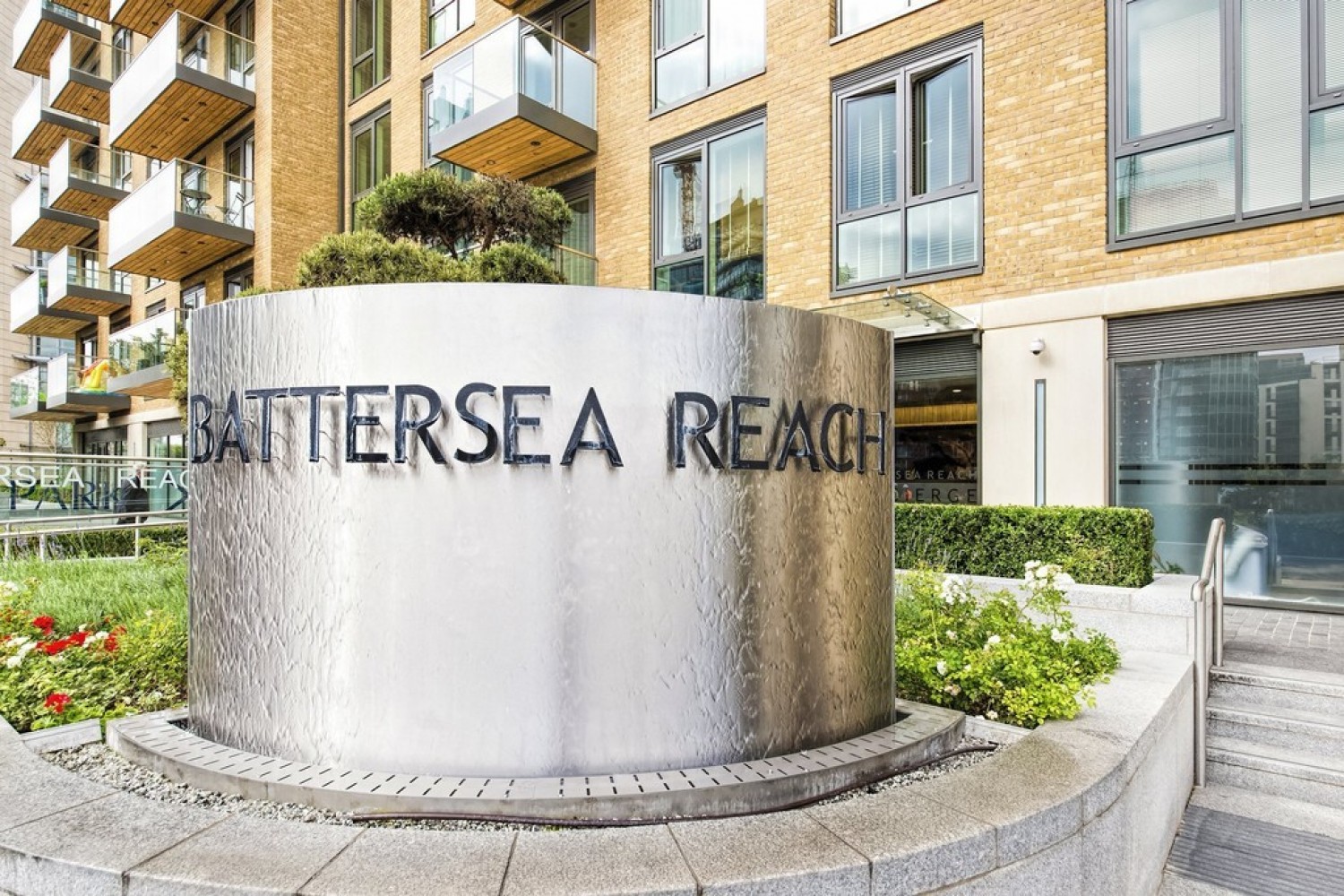 2 bedroom Flat for Letting Trafalgar House, Battersea Reach
