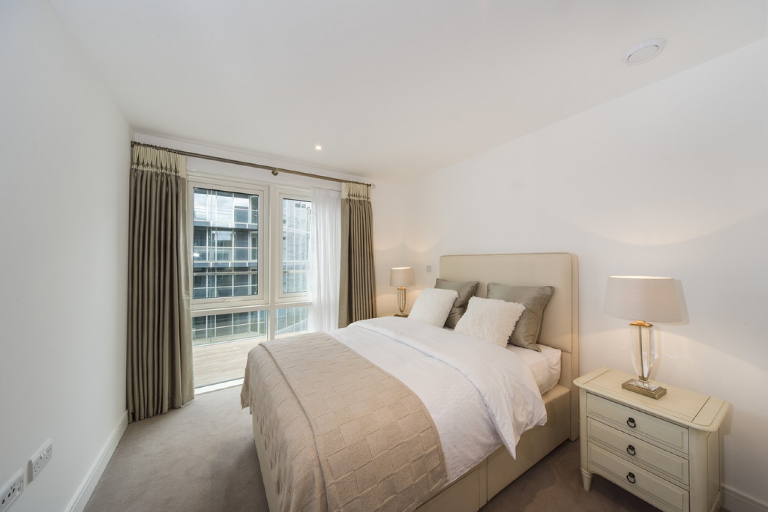2 bedroom Flat for Letting Trafalgar House, Battersea Reach