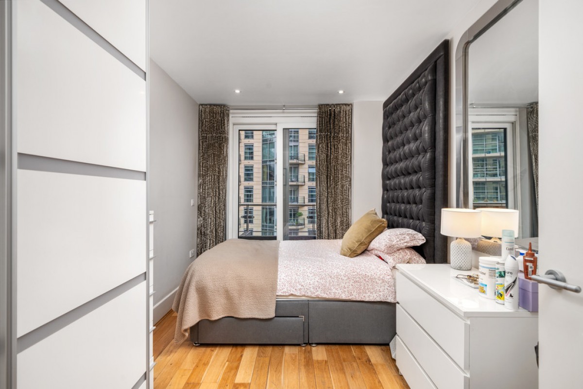 Ensign House, Battersea Reach