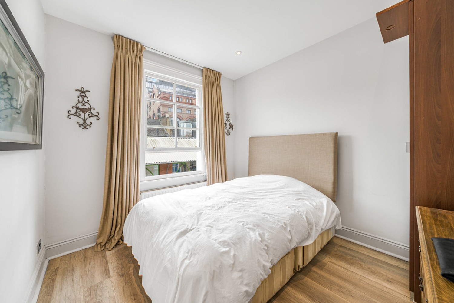 1 bedroom Flat for Letting Stadium Street, Chelsea