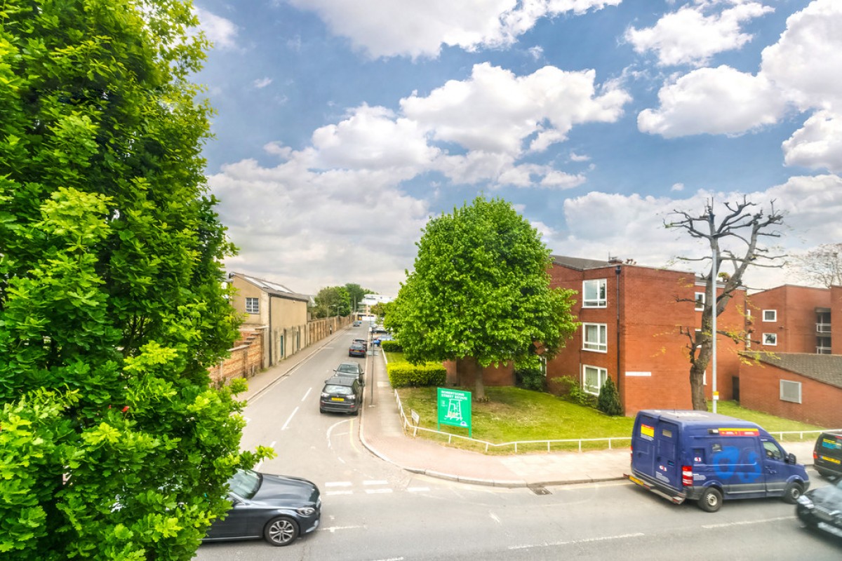 Silverthorne Road, Battersea