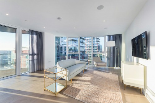 Pinnacle House, Battersea Reach