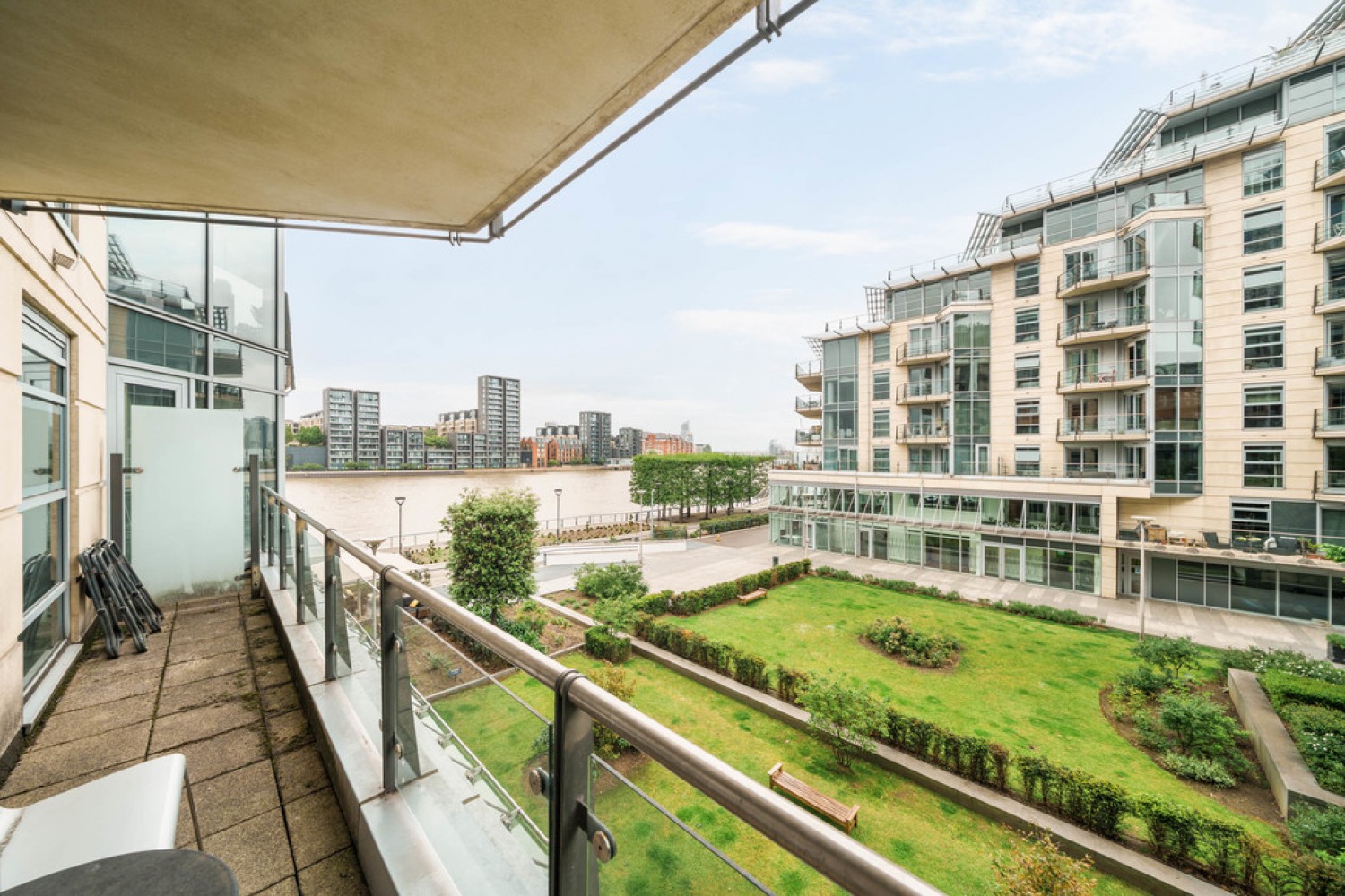 2 bedroom Flat for Sale Baltimore House, Battersea Reach
