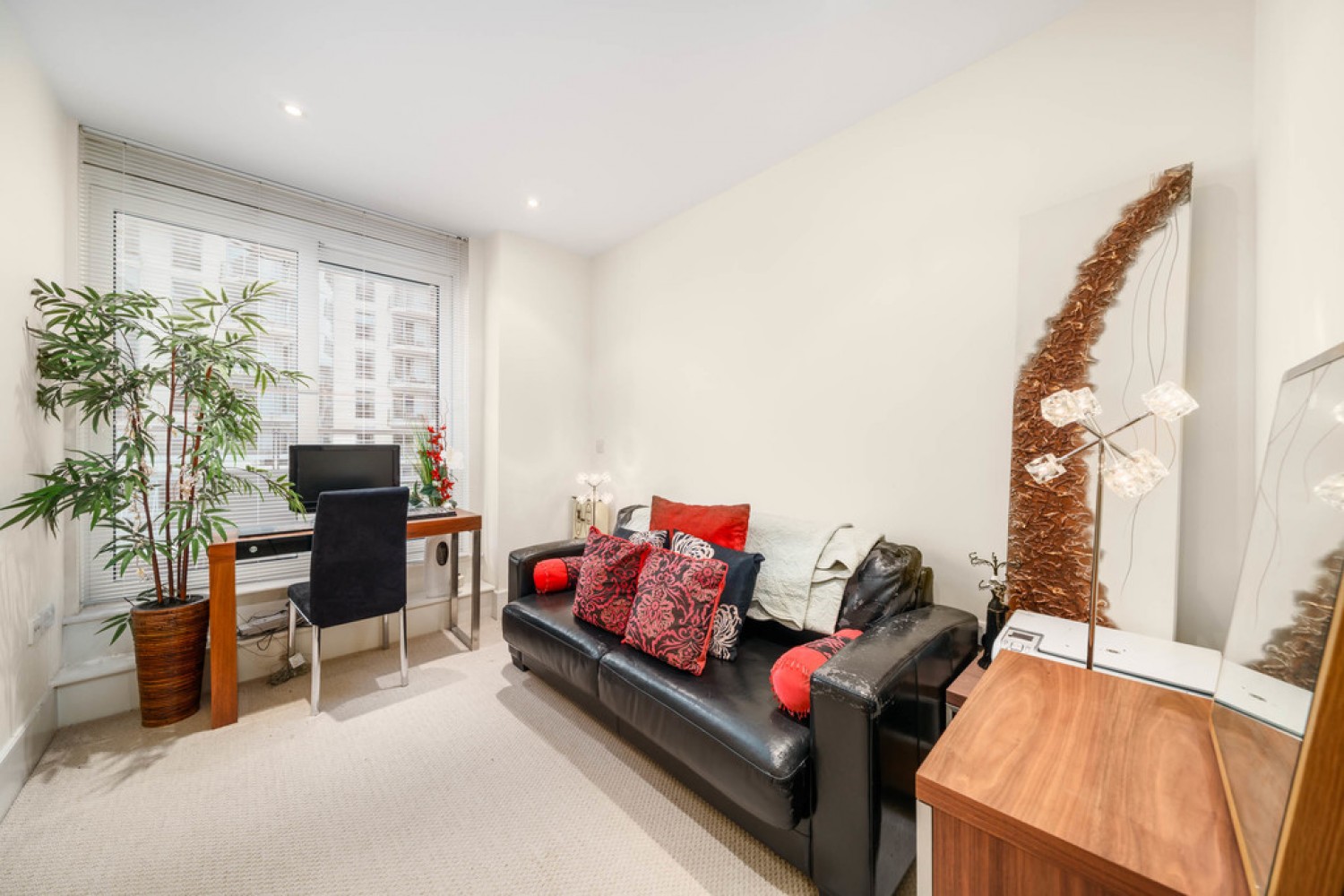 2 bedroom Flat for Sale Baltimore House, Battersea Reach