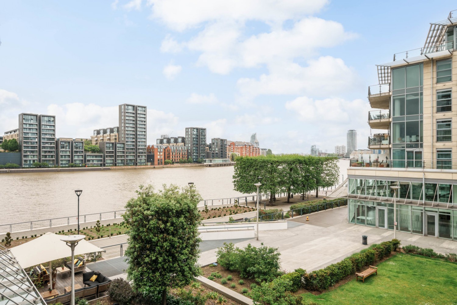 2 bedroom Flat for Sale Baltimore House, Battersea Reach