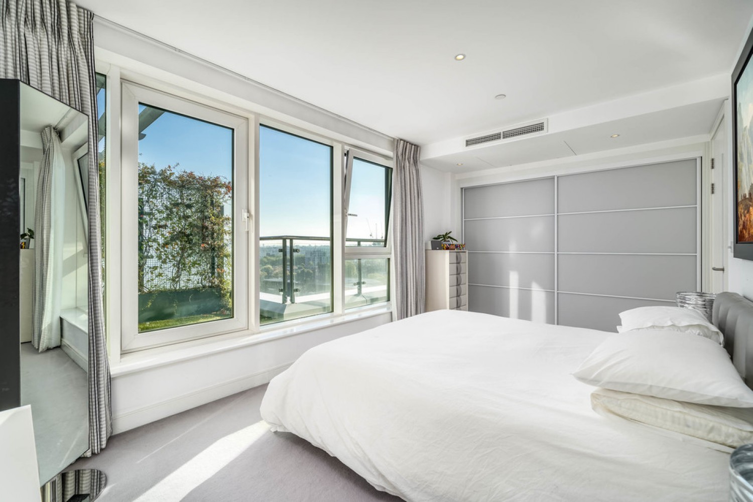 3 bedroom Flat in Flotilla House, Battersea Reach