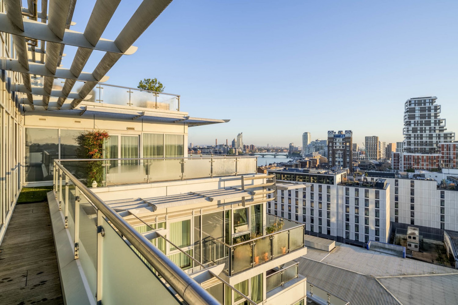 3 bedroom Flat in Flotilla House, Battersea Reach