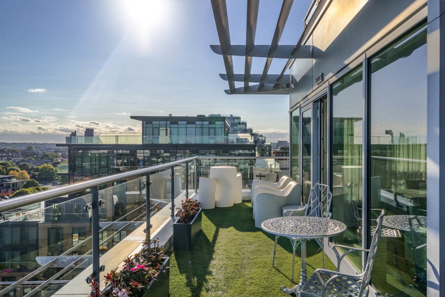 3 bedroom Flat in Flotilla House, Battersea Reach