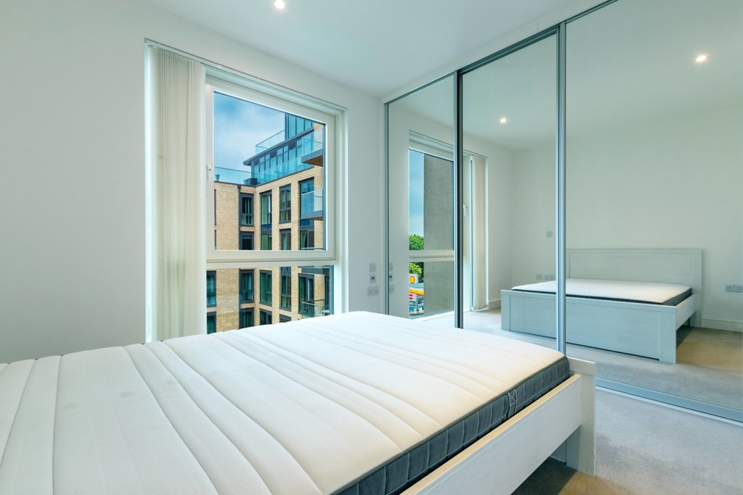 2 bedroom Flat in Horizon House, Battersea Reach