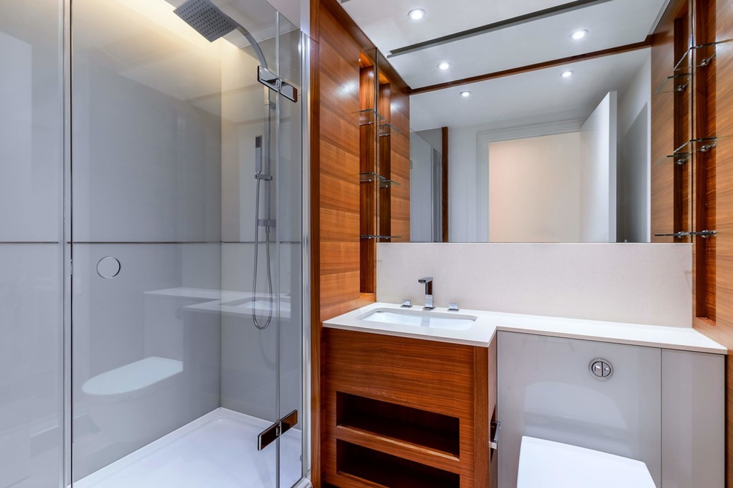 2 bedroom Flat in Horizon House, Battersea Reach