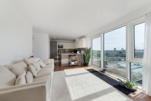 Quarter House, Battersea Reach