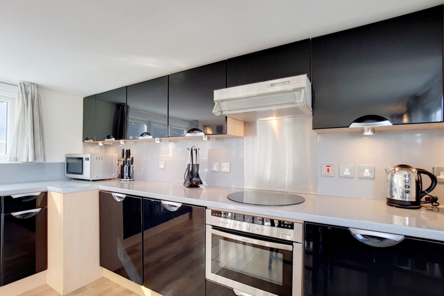 2 bedroom Flat for Letting Oyster Pier, Battersea