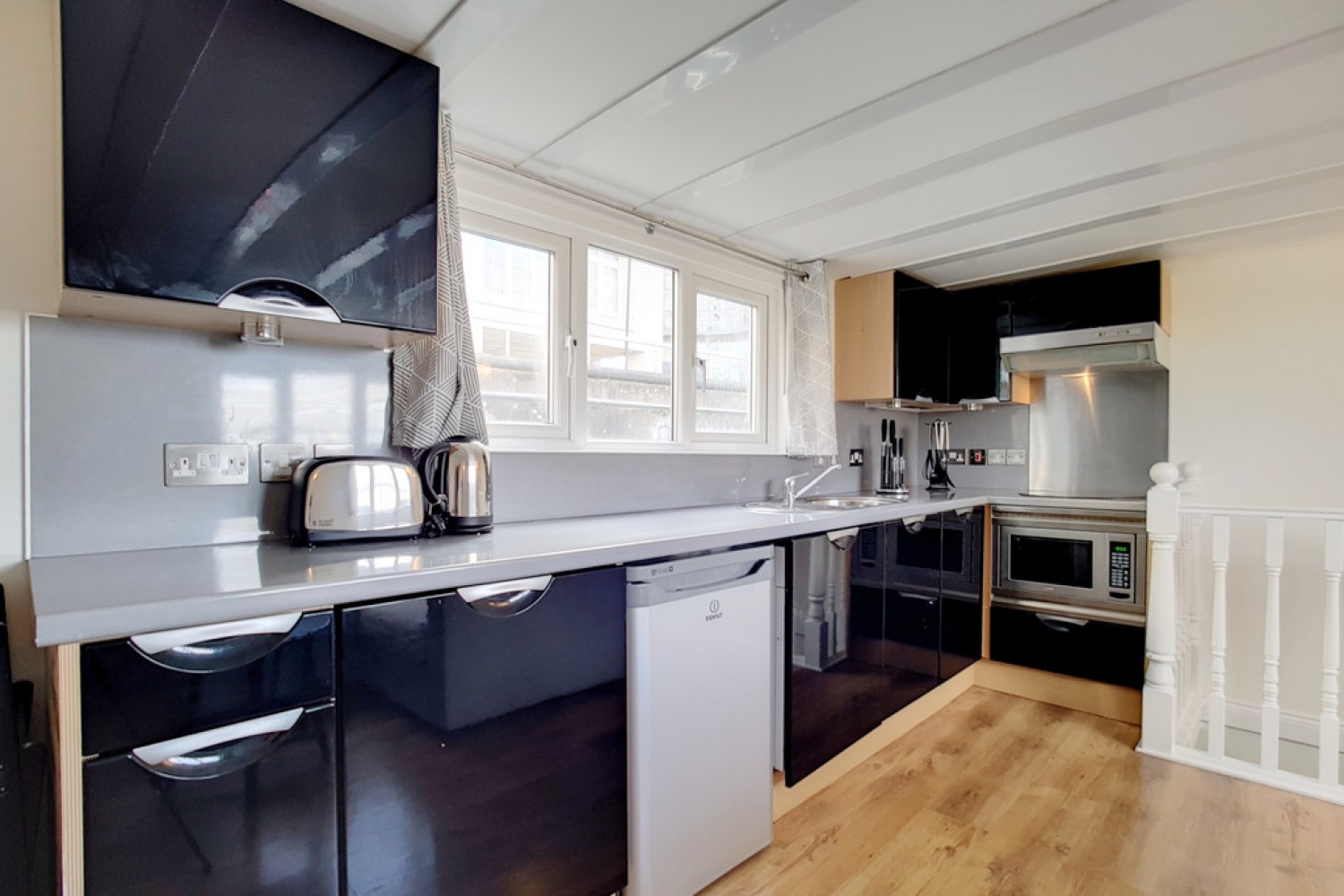 1 bedroom Flat for Letting Oyster Pier, Battersea