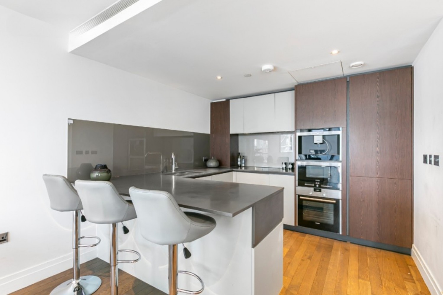 2 bedroom Flat for Letting Riverlight Three, Nine Elms