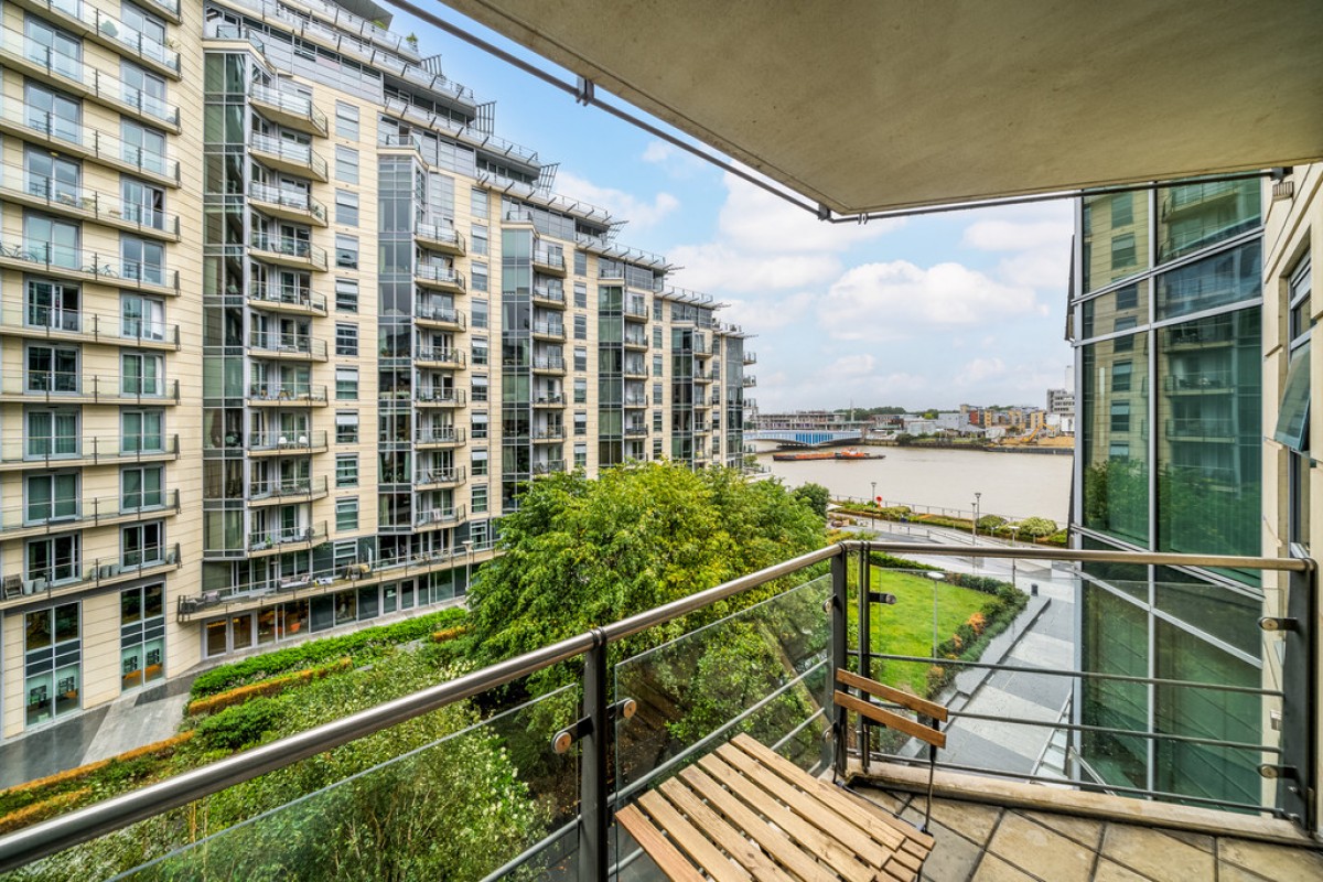 Commodore House, Battersea Reach