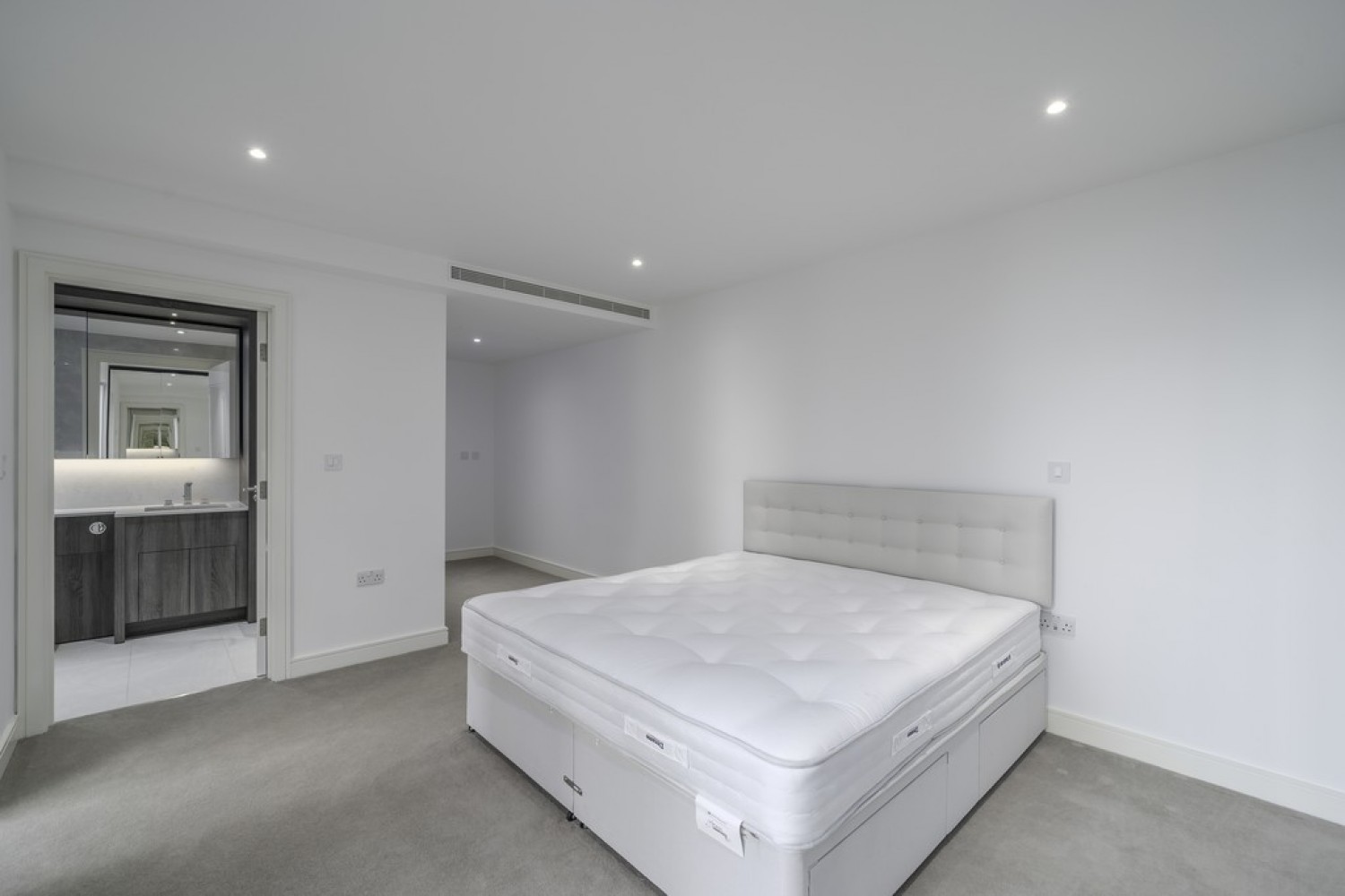 3 bedroom Flat for Letting Liberty House, Battersea Reach