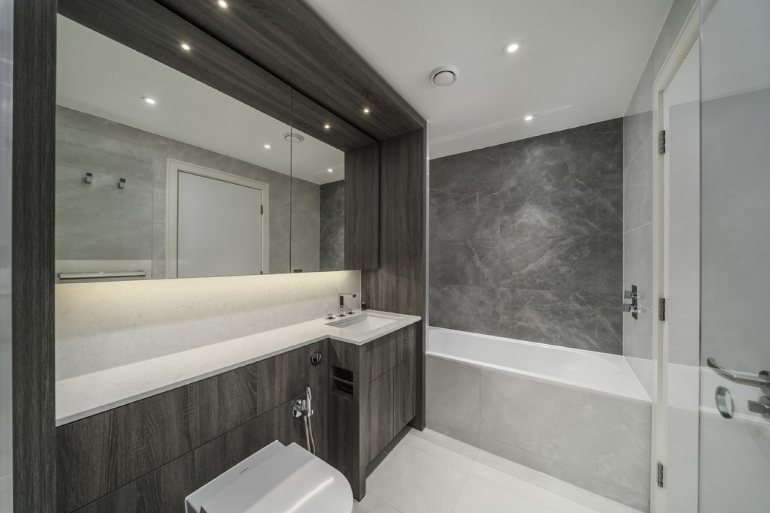 3 bedroom Flat for Letting Liberty House, Battersea Reach