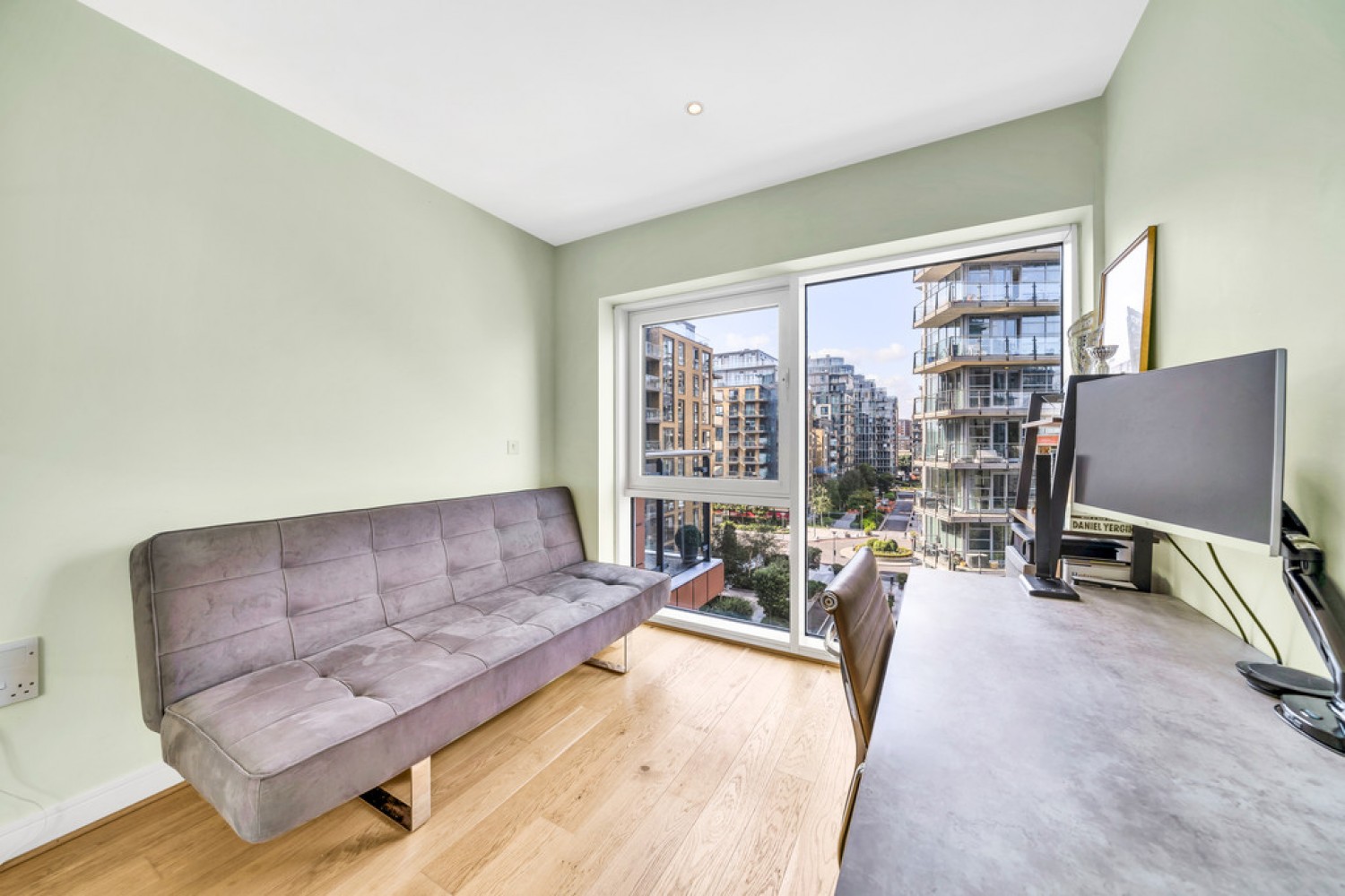 2 bedroom Flat for Sale Flotilla House, Battersea Reach