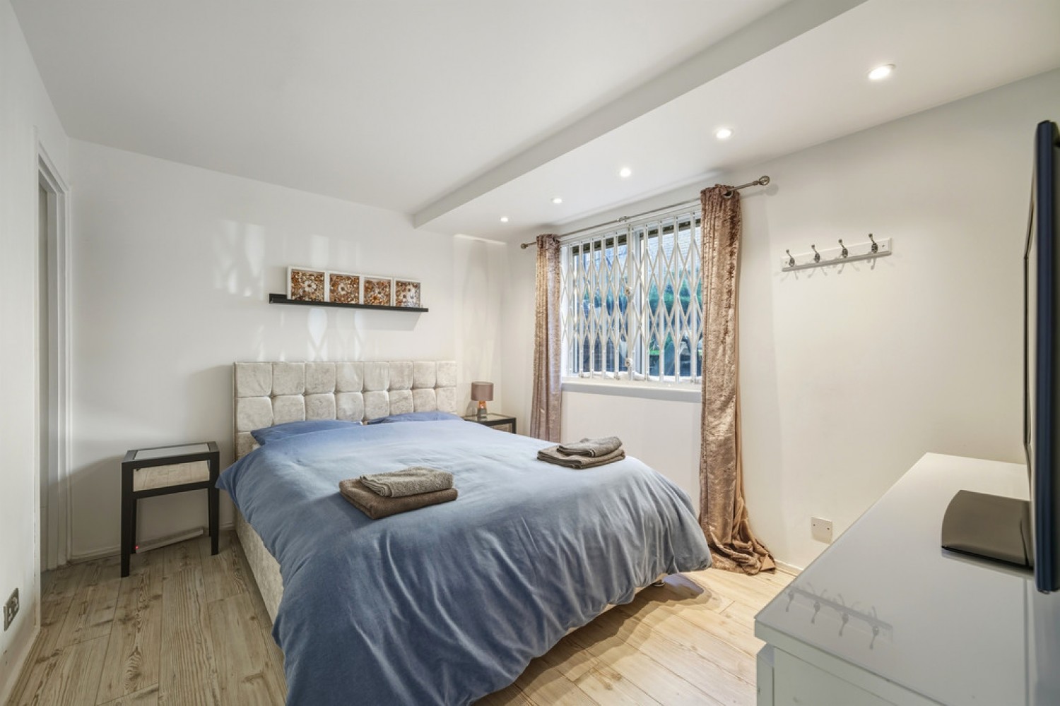 1 bedroom Flat for Letting Stadium St, Chelsea
