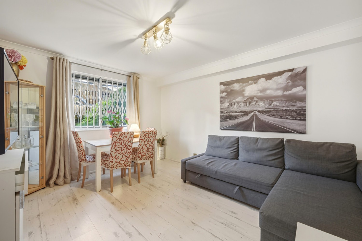 1 bedroom Flat for Letting Stadium St, Chelsea