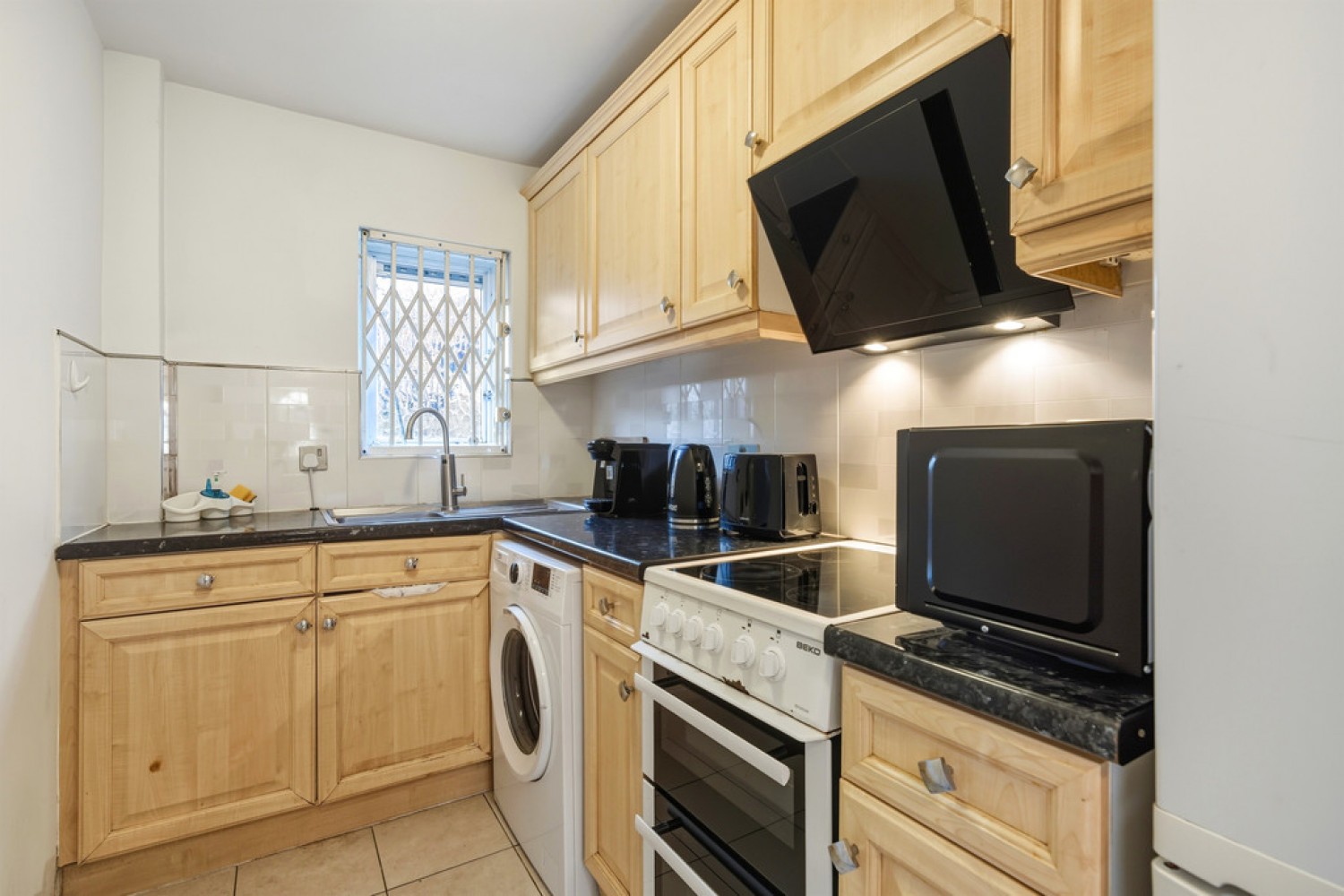 1 bedroom Flat for Letting Stadium St, Chelsea