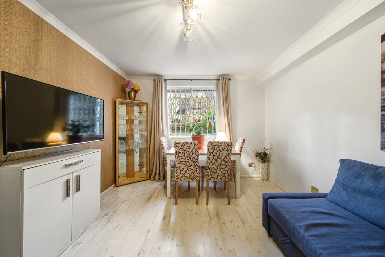 1 bedroom Flat for Letting Stadium St, Chelsea