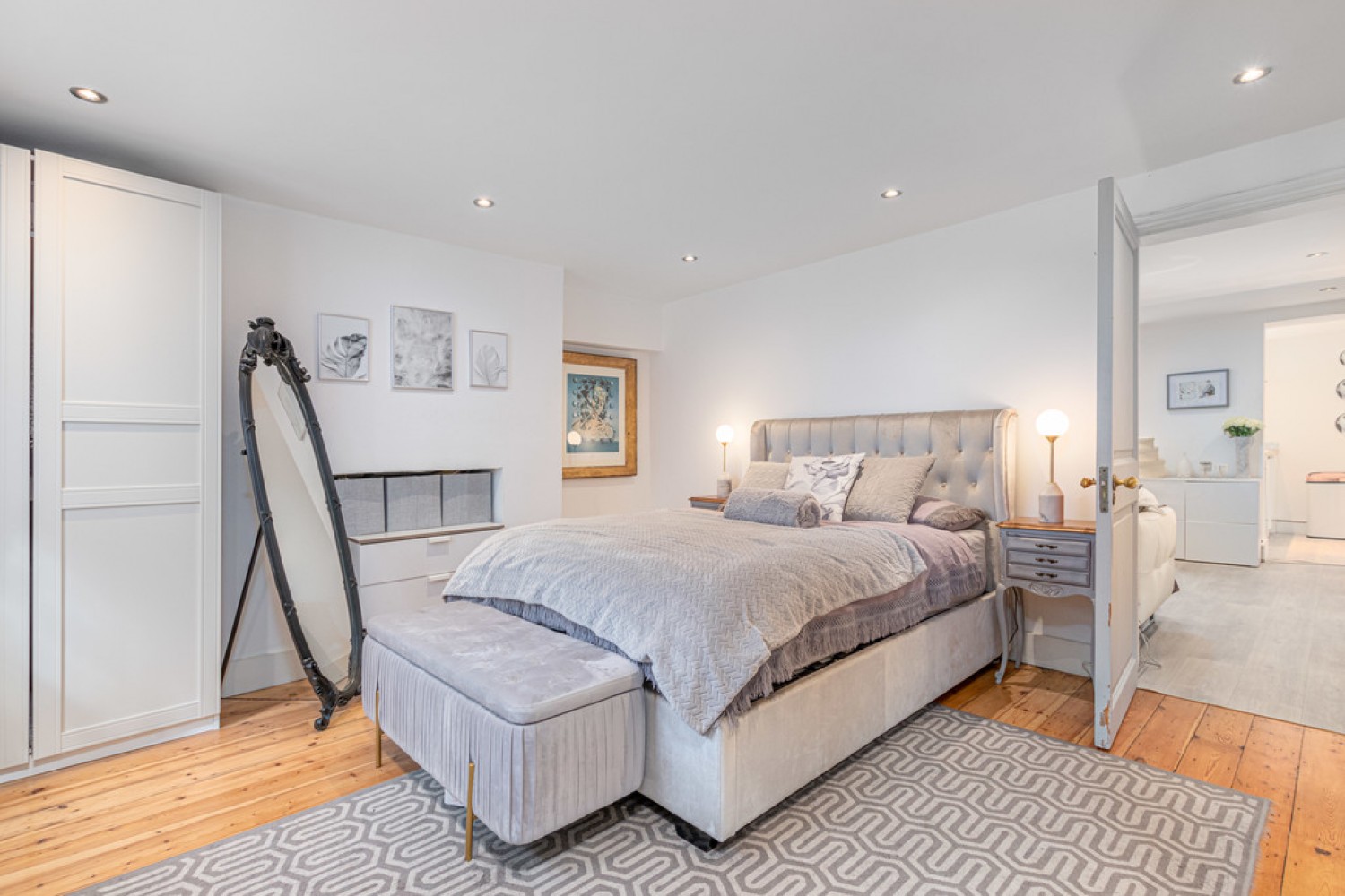 1 bedroom Flat for Sale Lots Road, Chelsea