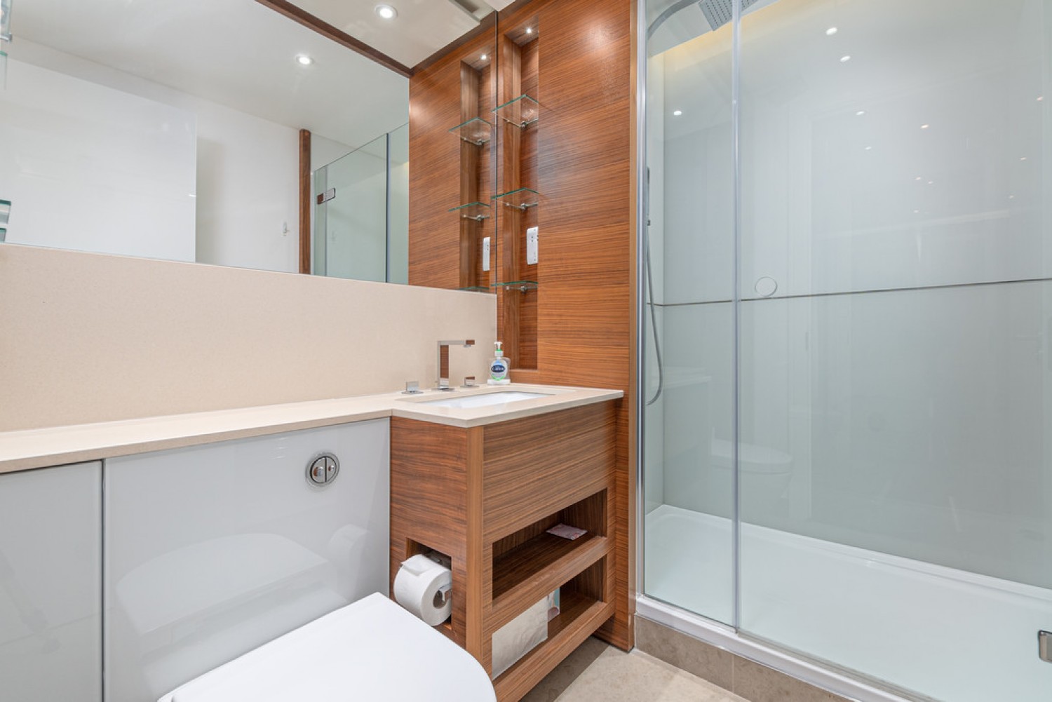 2 bedroom Flat for Letting Jasmine House, Battersea Reach