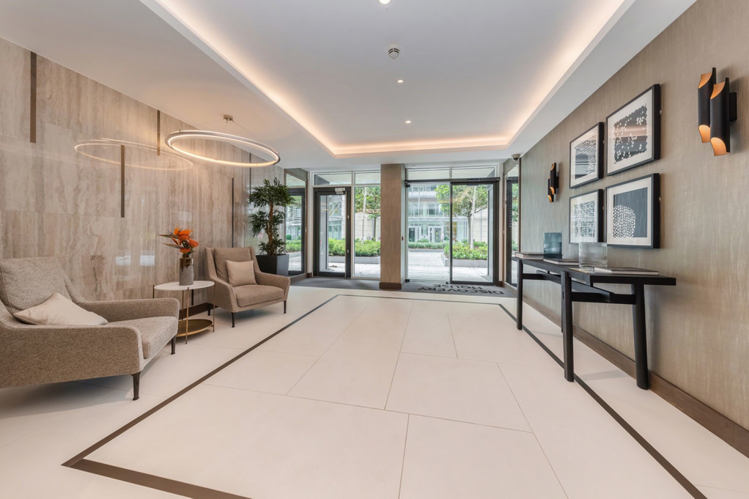 2 bedroom Flat for Letting Discovery House, Battersea Reach