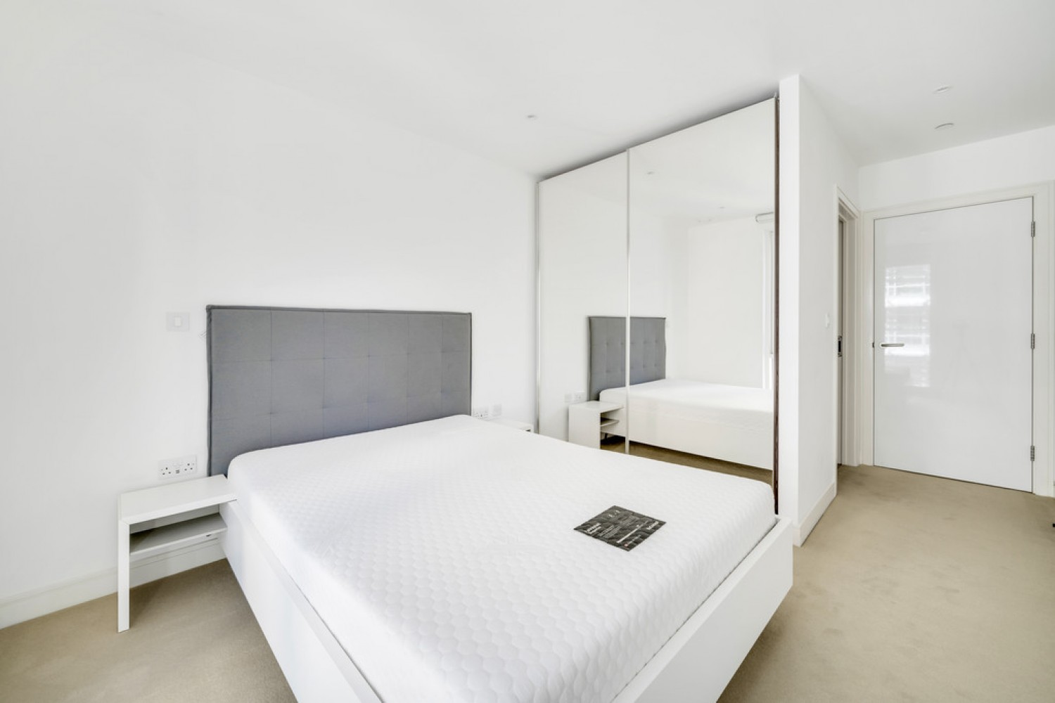 2 bedroom Flat for Letting Discovery House, Battersea Reach