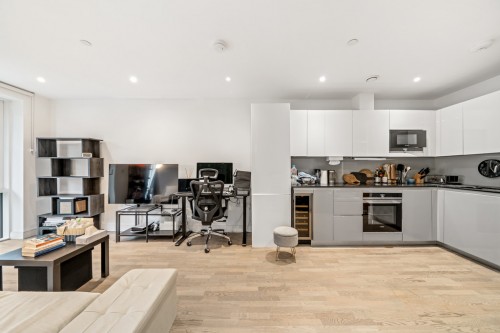 Discovery House, Battersea Reach