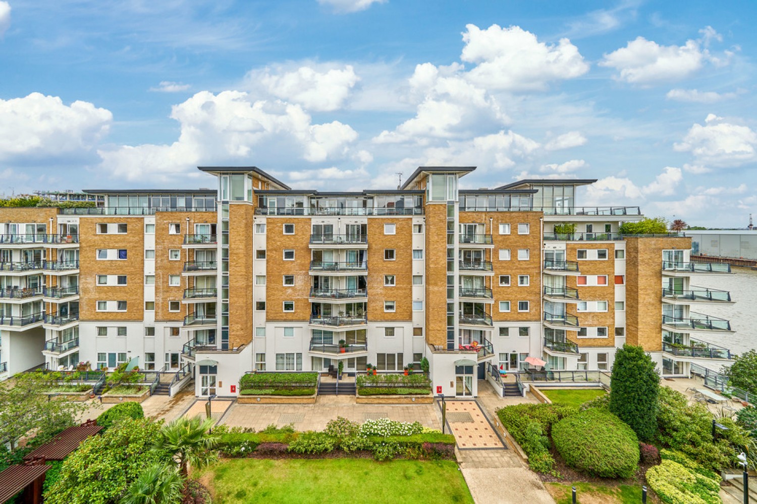 2 bedroom Flat for Letting Riverside West , Smugglers Way