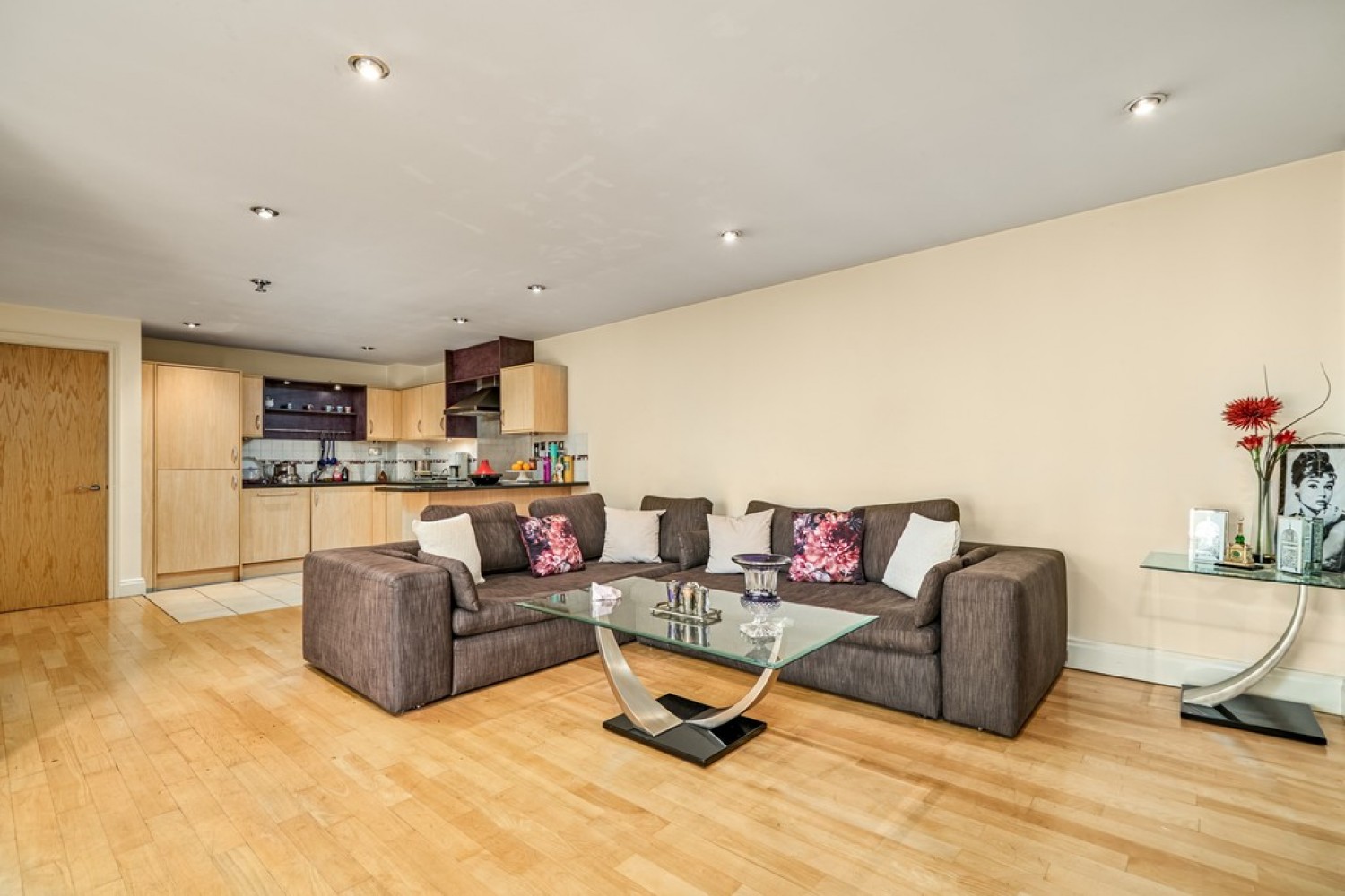 2 bedroom Flat for Letting Riverside West , Smugglers Way