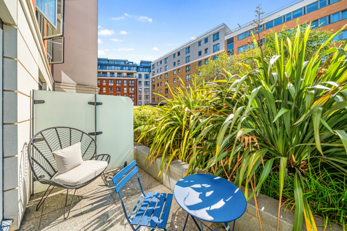 Compass House, Chelsea Creek