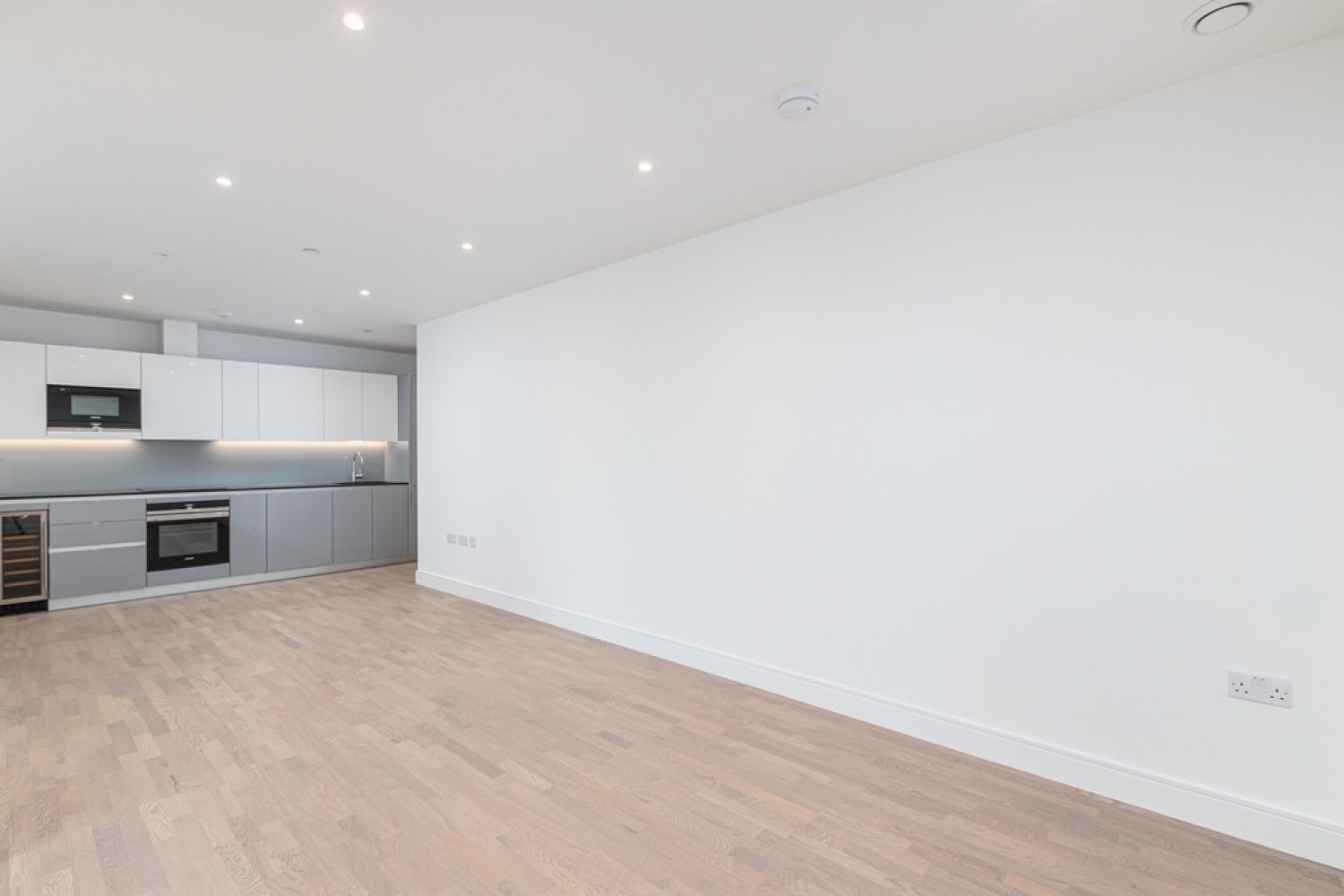 2 bedroom Flat for Letting Discovery House, Battersea Reach