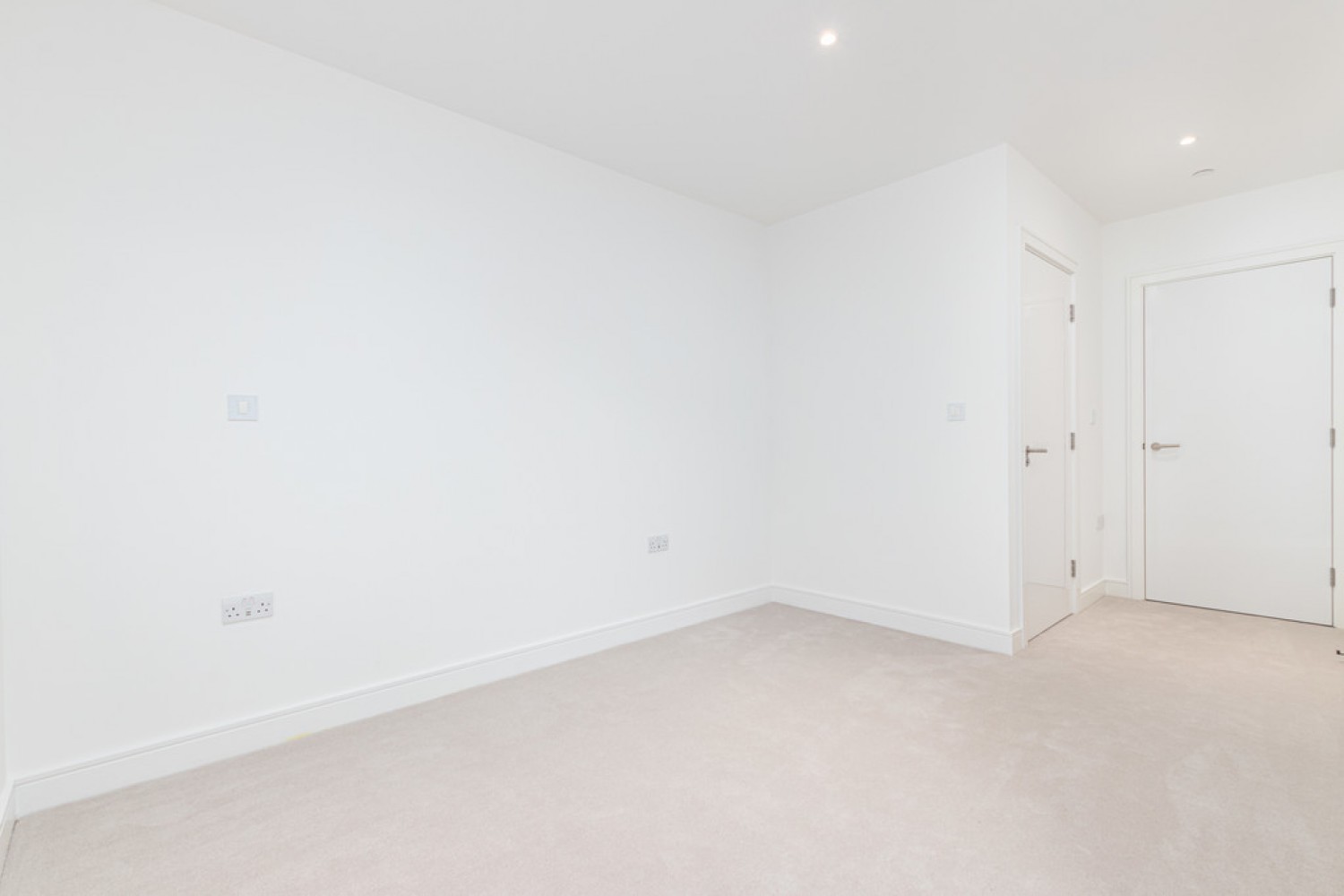 2 bedroom Flat for Letting Discovery House, Battersea Reach