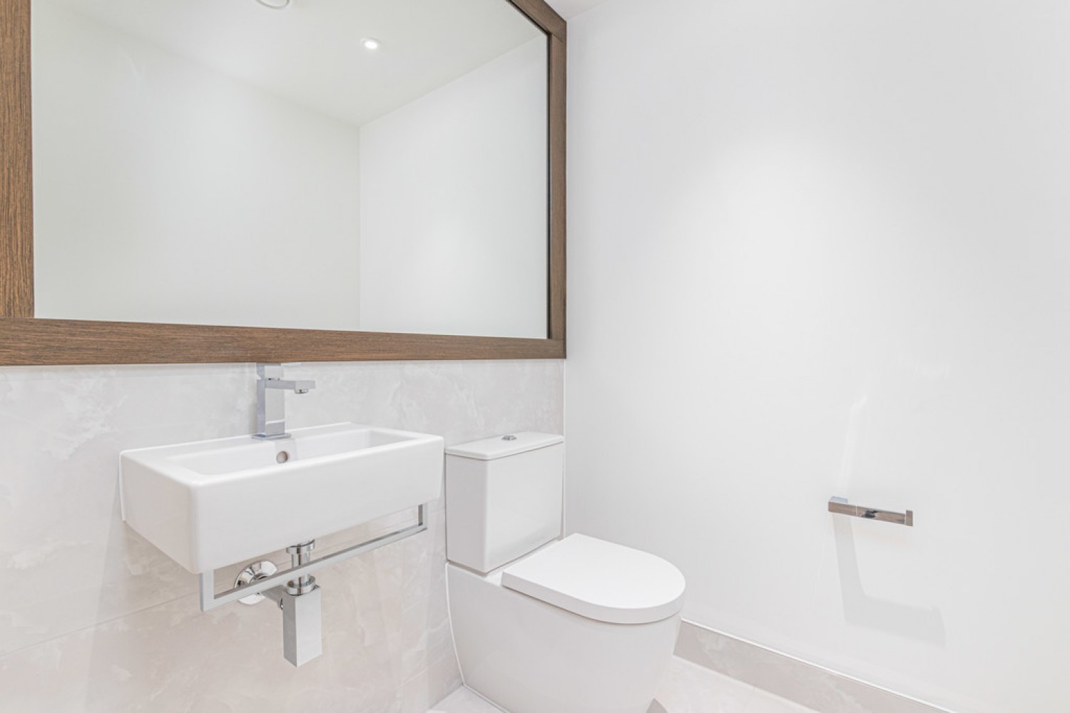 2 bedroom Flat for Letting Discovery House, Battersea Reach